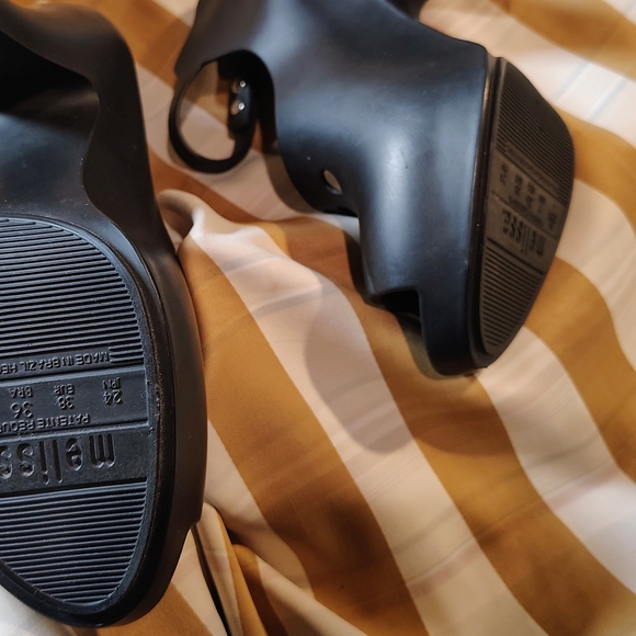 Karl Lagerfeld Melissa X Glove Love Heels - Picture 7 of 14